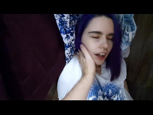 ❤️ Nire ahizpa armairuan aurkitu eta lagundu zion esperma ☑ Porno fb %eu.myteporn.ruan ️❤